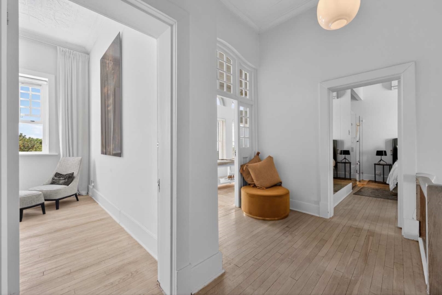 4 Bedroom Property for Sale in Oranjezicht Western Cape